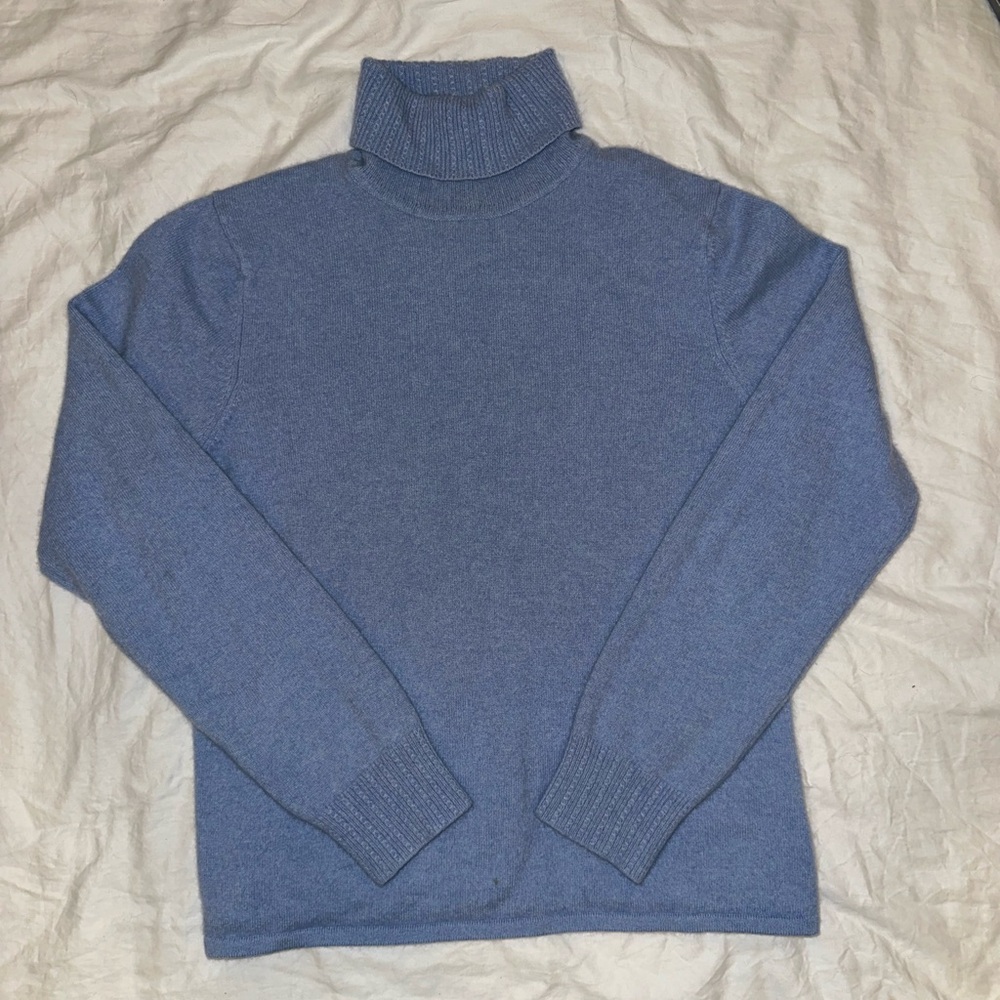 Ann Taylor ladies light blue cashmere turtleneck sweater